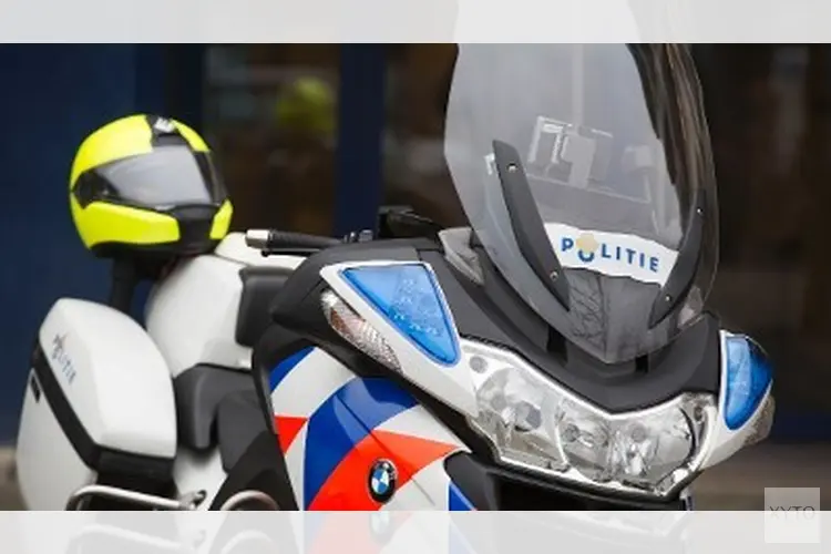 Man zwaargewond na aanrijding; politie zoekt getuigen