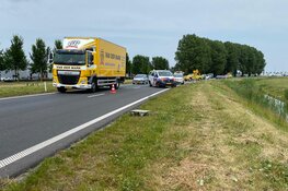 Auto in de sloot langs Westfrisiaweg