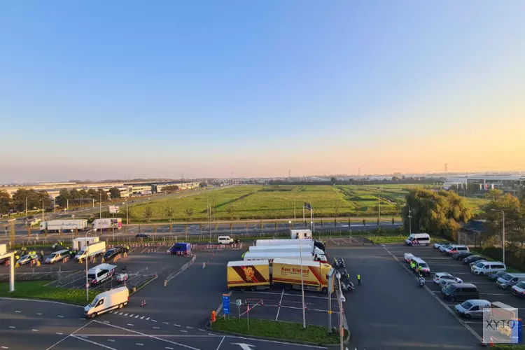 Vijf aanhoudingen en tientallen boetes bij integrale verkeerscontrole op veilingterrein Westland
