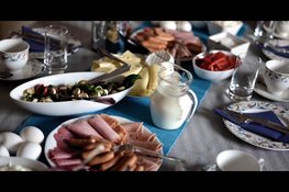 Burgemeestersontbijt in de raadzaal