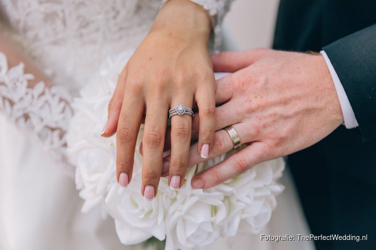 Trouwen in Zuid-Holland? Dit betaal je in 2026 voor een ceremonie op vrijdagmiddag